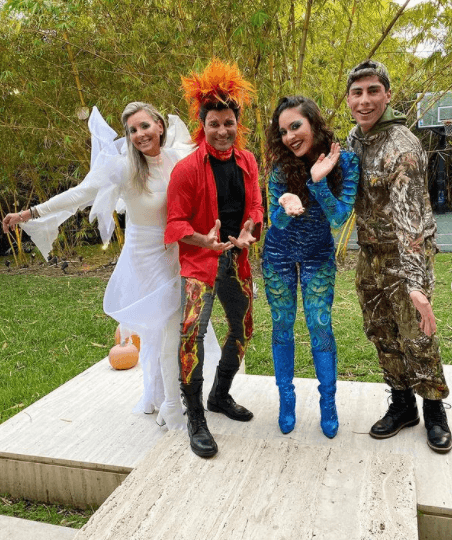 También el 31 de octubre fueron muy creativos al disfrazarse de los 4 elementos naturales: la mamá fue aire, Chayanne fuego, Lorenzo tierra e Isadora agua.