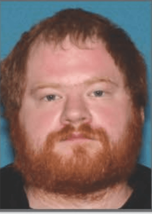 <h3 class="cms-H3-H3">Ryan Becker</h3>
<br>
<br>A sus 32 años, este trabajador de almacén de South Amboy, 
<a href="https://www.univision.com/temas/nueva-jersey">Nueva Jersey</a> fue detenido el pasado 30 de junio por poseer y distribuir material de abuso sexual infantil, 
<b>además por alterar pruebas.</b> 
<br>
<br>