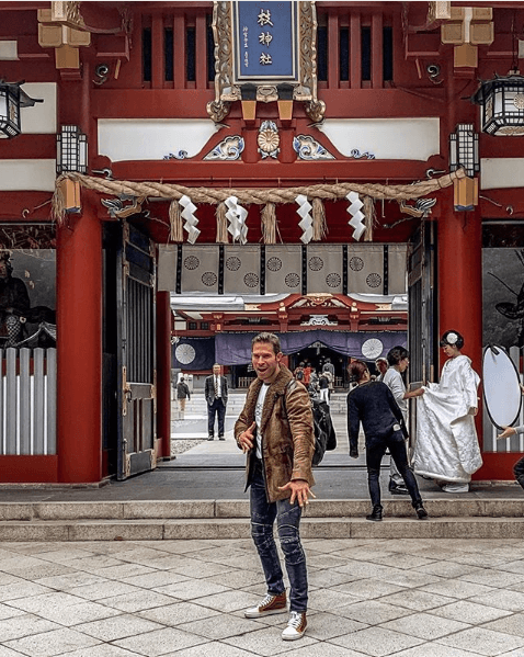 7 - “
<b>La actitud es el pincel con el que la mente colorea nuestra vida</b>. Y somos nosotros quienes
<b>elegimos los colores</b>”.