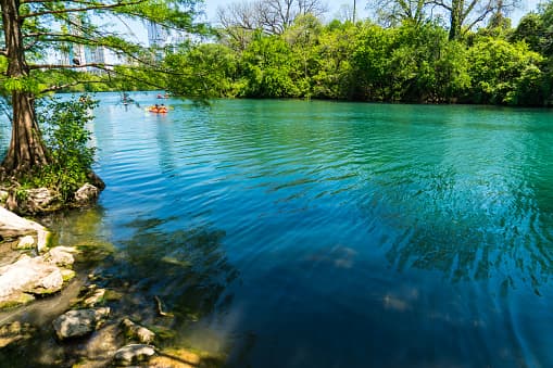 Ciudad de Austin abrirá Barton Springs y Deep Eddy con nuevas reglas para evitar brotes de coronavirus