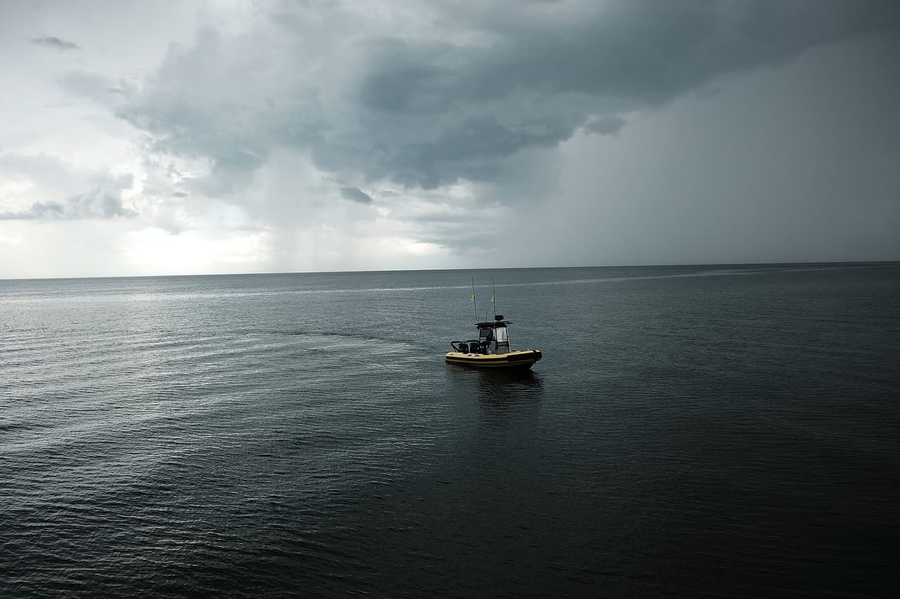 En la playa de matata en Nueva Zelanda un bebé de 18 años fue rescatado milagrosamente con vida por un pescador local.
