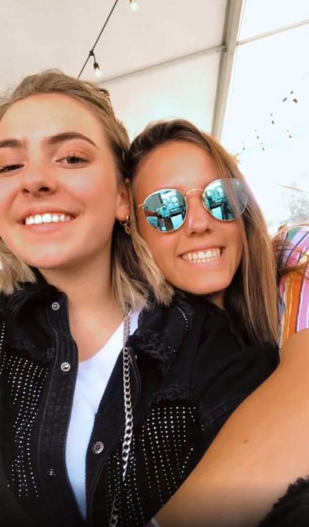 Paulina presentó públicamente a su novia el 27 de junio de 2020 en su perfil de Instagram. La actriz aprovechó el mes del orgullo gay para hacerlo.
<br>