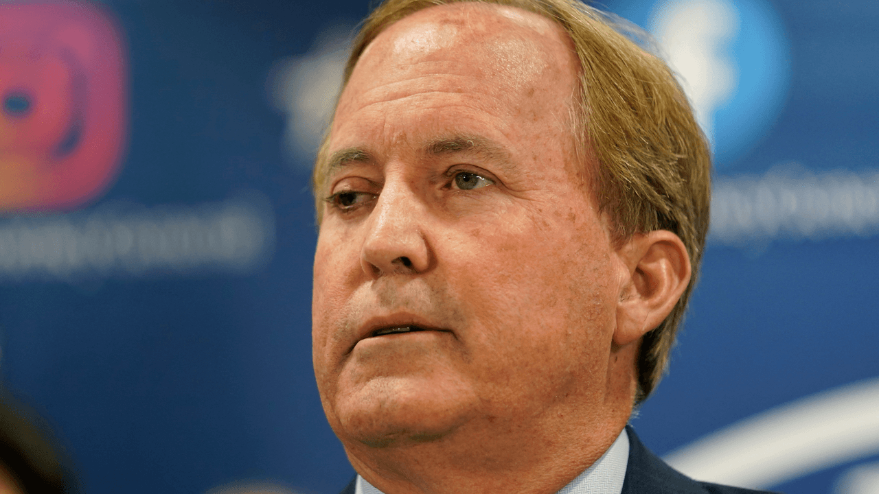 Ken Paxton llega a arreglo para terminar caso criminal por fraude y hará servicio comunitario