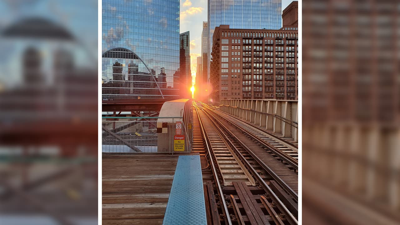 En Chicago, la salida y puesta del sol coinciden con la retícula de la ciudad el el sentido este-oeste, lo que regala impresionantes imágenes.
