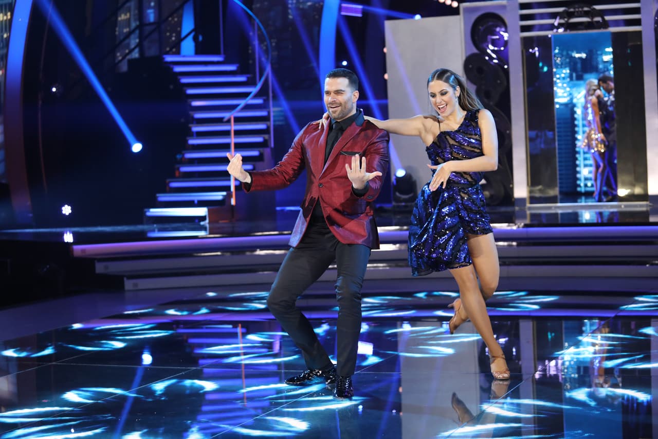 Para el cuarto programa, el actor se enfrentó en la pista con una samba.