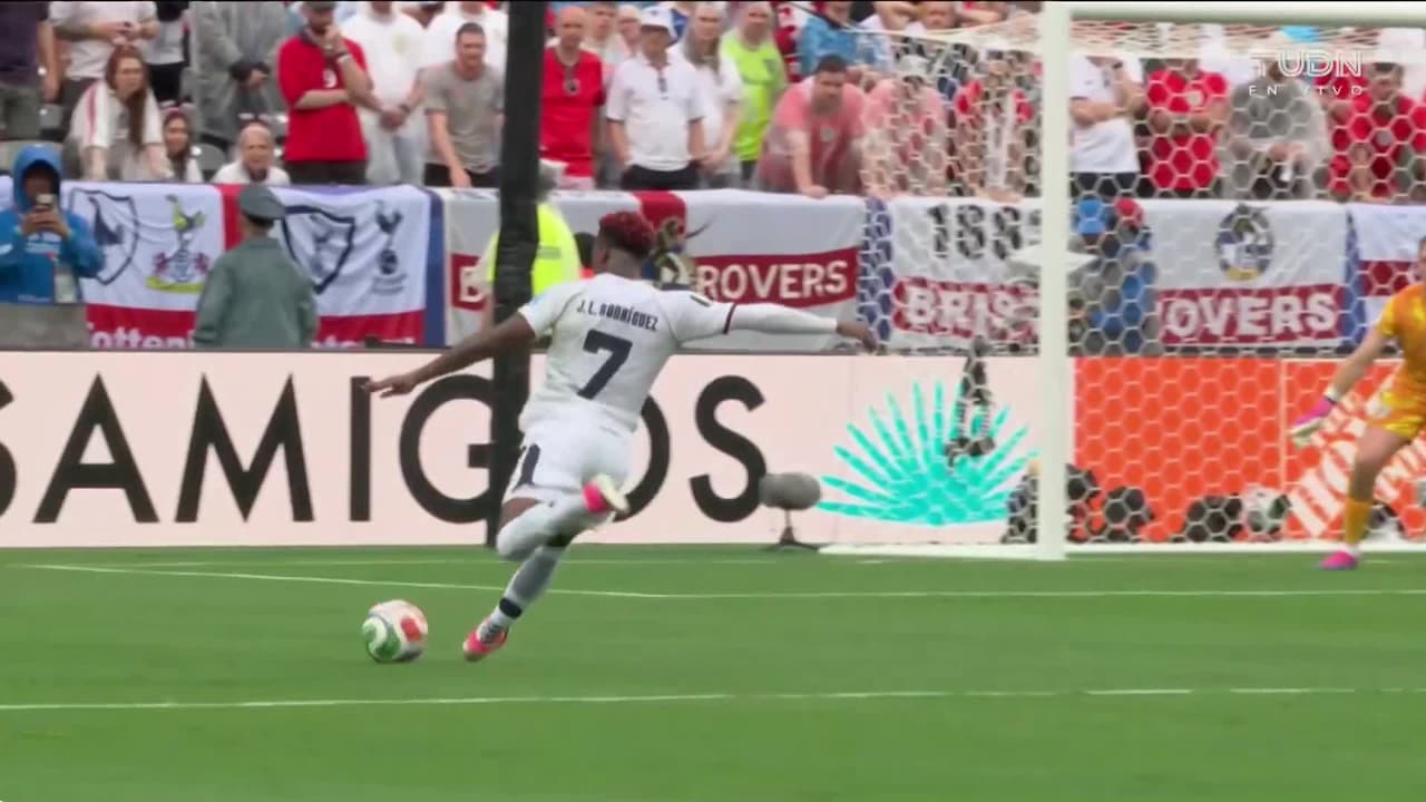 ¡El Puma Rodríguez acaricia el gol! Pickford evita la sorpresa panameña
