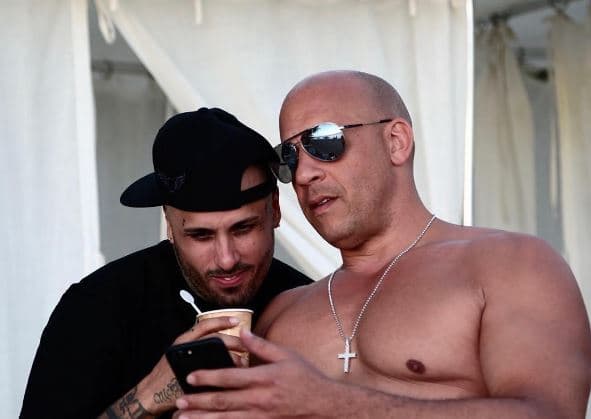 Incluso el actor viajó hasta Colombia para asistir a la boda del cantante.