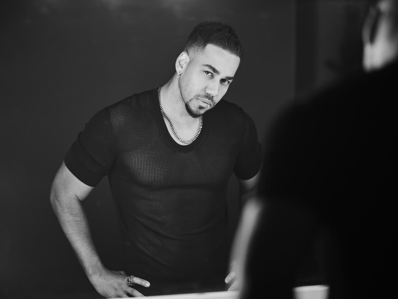<h2 class="cms-H2-H2">Romeo Santos</h2>
<br>La noche de la música latina espera el gran performance de este intérprete, quien además está nominado a Mejor Video Musical Versión LArga por su documental 'Romeo Santos: King of Bachata' y como miembro de Aventura está nominado en la cateogría Mejor Fusión/Interpretación Urbana por el tema 'Volví', en colaboración con Bad Bunny.