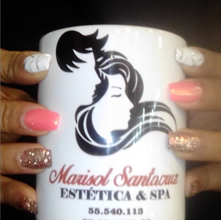 "Lo cerré, 
<b>no lo voy a abrir hasta que esto pase</b> (la pandemia), de los no sé cuántos millones que cerraron está el mío", contó al periodista Edén Dorantes.
<br>