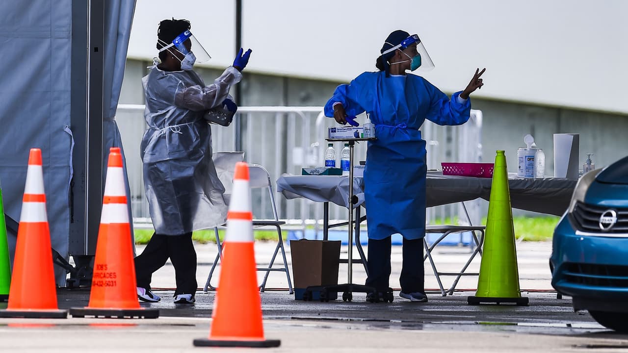 Hospitalizaciones por coronavirus en Miami-Dade están en descenso, pero aún no es suficiente 