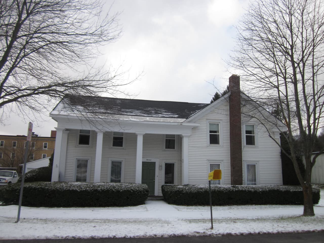 <h3 class="cms-H3-H3">25. Morrisville, Nueva York</h3>
<br>
<br>🏡 
<b>Cambio en la población de 2010 a 2020: </b>-19.9%
<br>
<br>🏡 
<b>Población total: </b>2,163 en 2010; 1,733 en 2020.
<br>
<br>🏡
<b> Ingreso medio por hogar: </b>$48,100
<br>
<br>🏡 
<b>Tasa de pobreza: </b>21.4%
<br>
<br>🏡 
<b>Tasa de desempleo, promedio en los últimos cinco años:</b> 3.9%
<br>