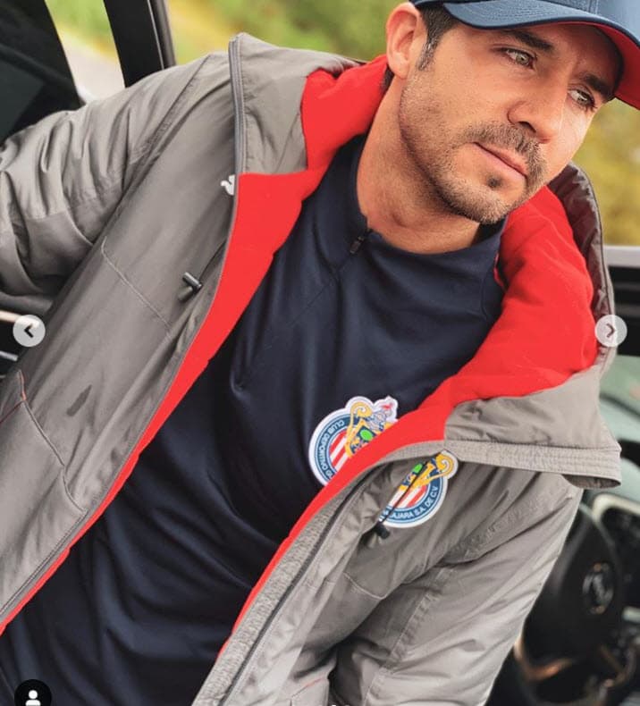 Cada vez que puede (o que es necesario) les demuestra su apoyo a través de las redes sociales.
<br>