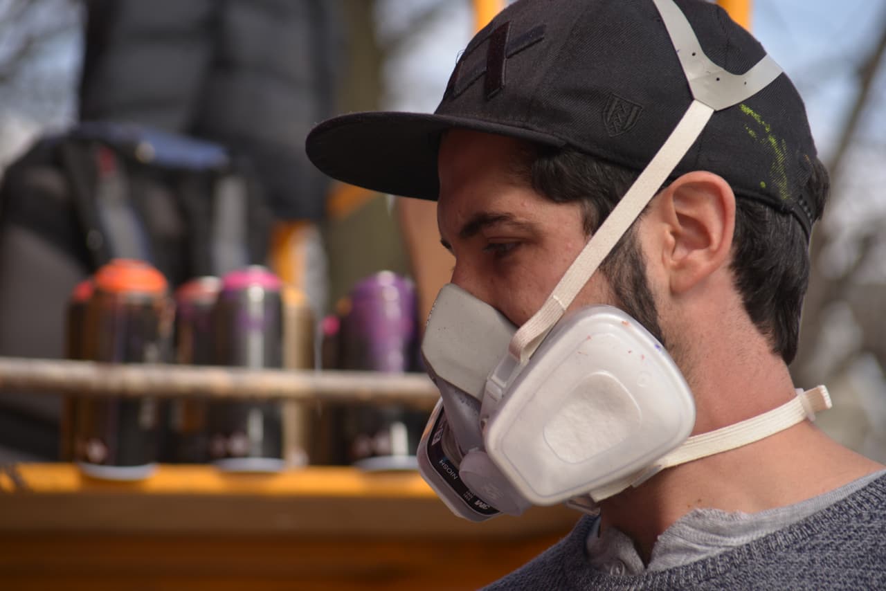 El instituto Nacional Electoral comisionó al artista para que haga murales en Los Ángeles y en Chicago para promover el voto de los mexicanos en el extranjero. La temática del proyecto es “México está donde estás tú".