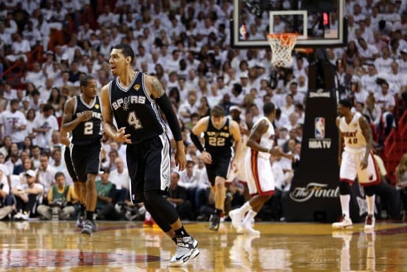 Daniel Green fue el líder anotador de San Antonio con 17 puntos acertando los seis disparos que intentó incluídos cinco triples.