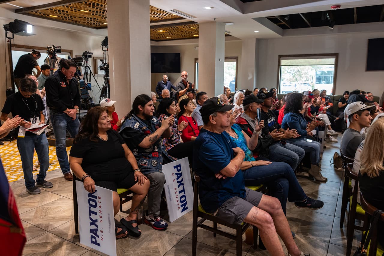 Ken Paxton, fiscal general de Texas y candidato republicano al Senado federal,
<b>habló ante simpatizantes durante un acto de campaña celebrado el 22 de octubre de 2026 en Brownsville, Texas.</b>