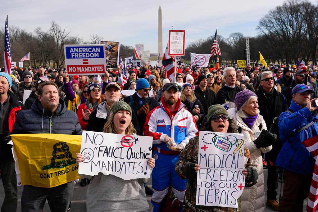 Manifestantes antivacunas frente al monumento a Lincoln este domingo 23 de enero.
