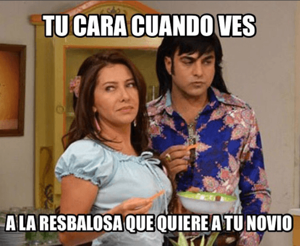 Una 'damita' debe defender lo suyo y utilizar su peligrosa mirada para intimidar a quien intente acercarse a su novio.