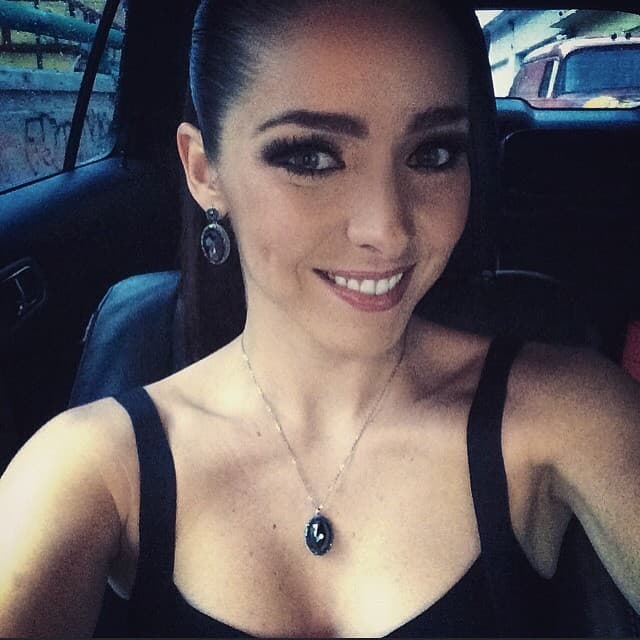 Además de poseer una gran belleza tiene mucho talento.