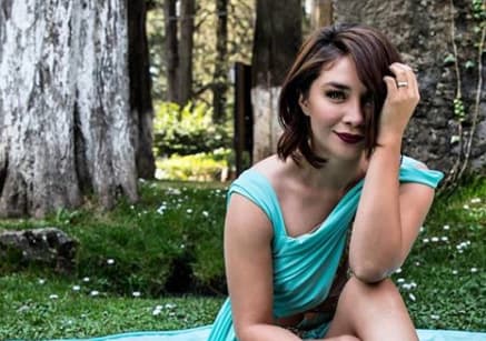 Daniela participa en la obra 'La familia de diez' y en 'La estética del crimen... morirás de risa'.