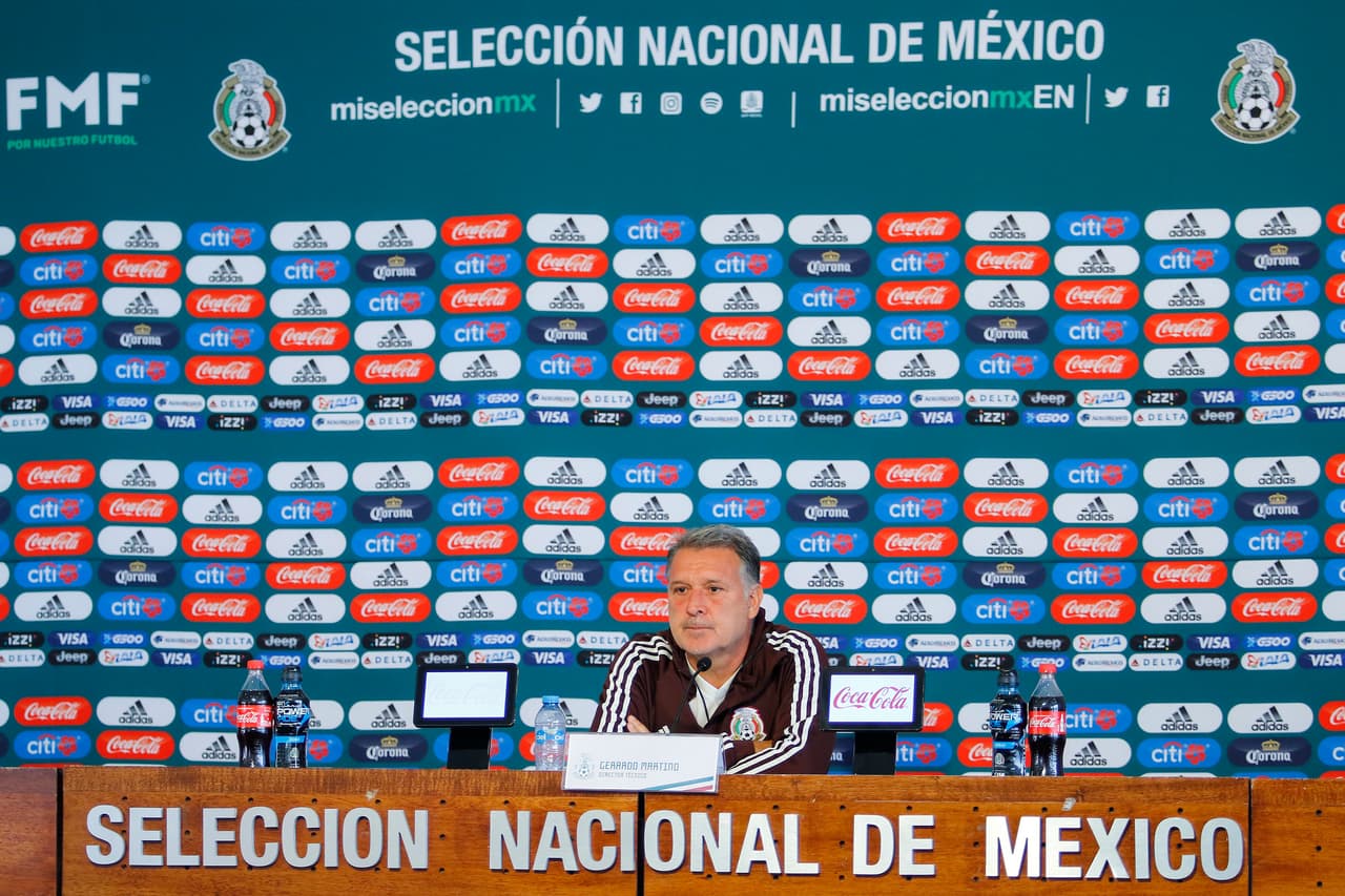 Los gestos del argentino Gerardo Martino como nuevo técnico de México en medio de sus primeros entrenamientos muestran su situación en medio de la ilusión, alegría e incluso la expectativa.