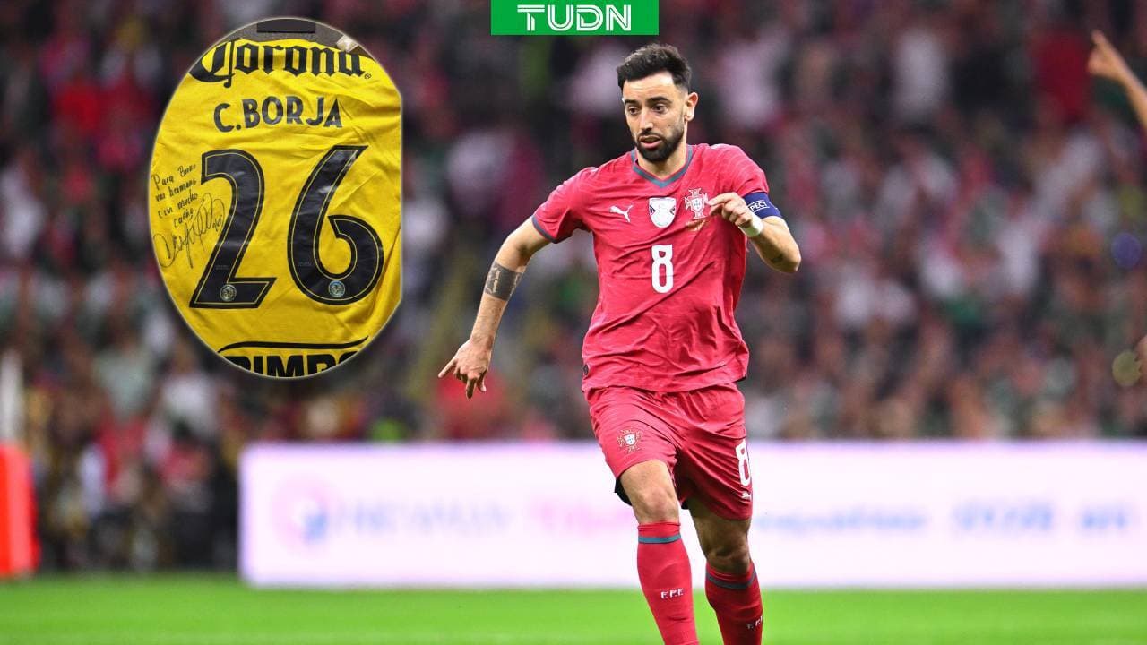 Bruno Fernandes recibe presente de futbolista del América