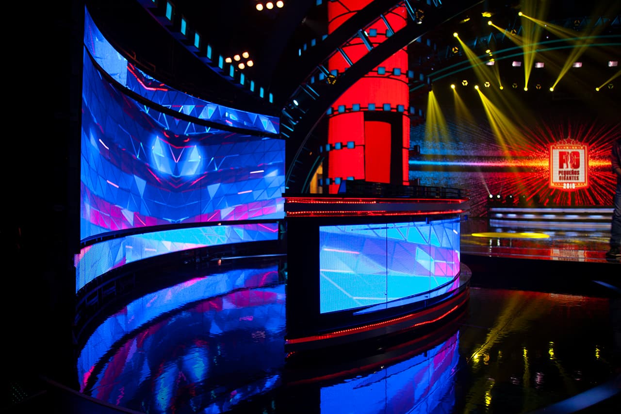 También sorprende el espacio desde el que los jueces emitirán sus opiniones y sugerencias para los más pequeños.