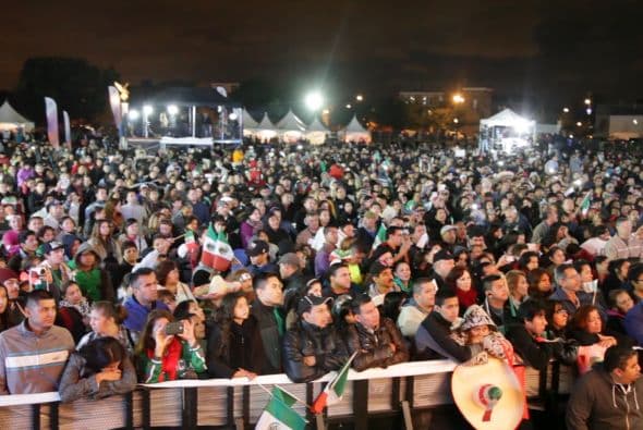 Mexicanos en el área de Chicago llegaron a La Villita para celebrar a lo grande el tradicional grito de Independencia que fue oficiado por el Cónsul General de México de esa ciudad.