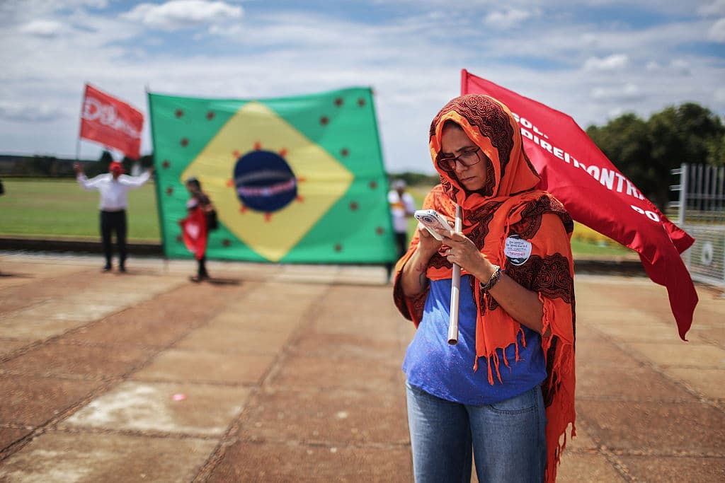 Algunos seguidores de Rousseff esperaron frente al palacio de Planalto la decisión sobre el impeachment contra Rousseff