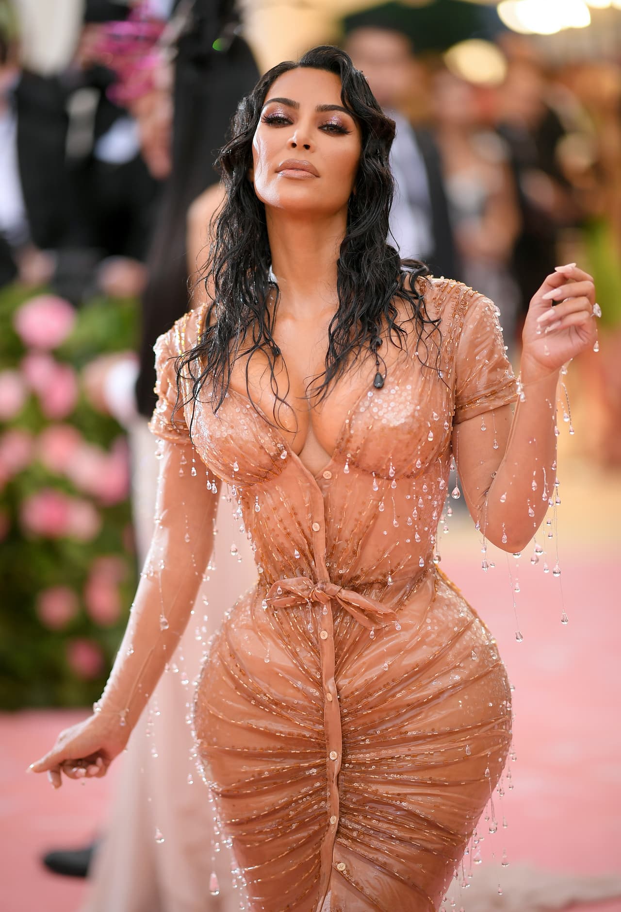 Detalles del vestido de Thierry Mugler Kim Kardashian West en la Met Gala 2019 bajo el tema 'Camp'.