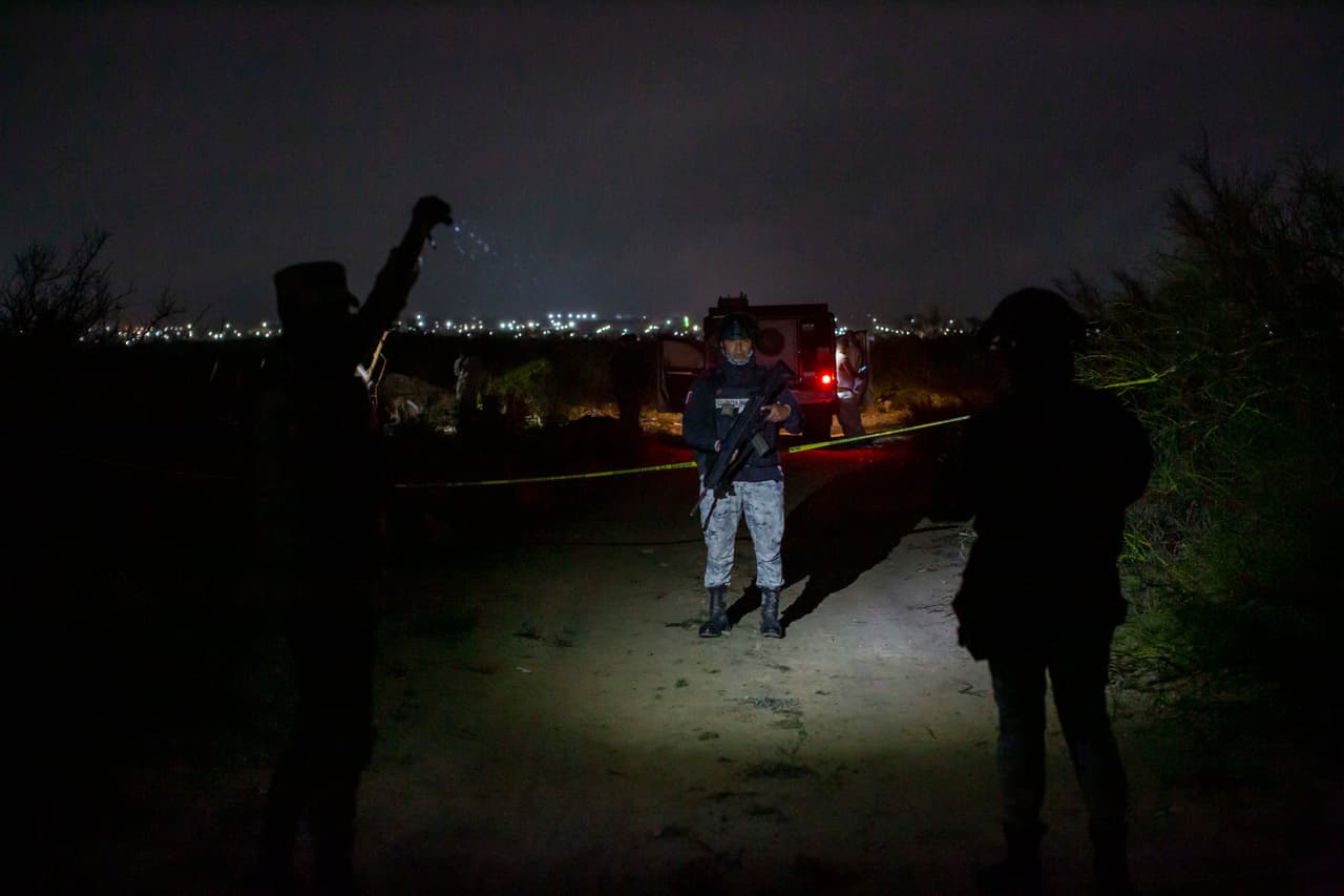 También en Nuevo León, 
<b>el 1 de junio de 2012 fue asesinado Adán Zapata, rapero del grupo Mente en Blanco</b>. Murió junto a tres integrantes de la banda musical, en una emboscada en San Nicolás de los Garza.