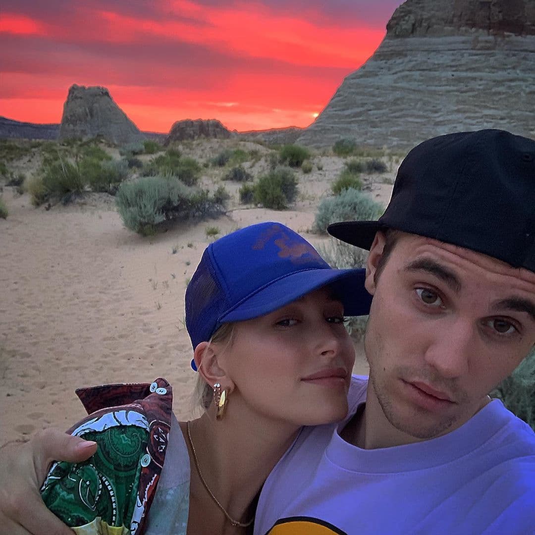 El cantante le
<b><a href="https://www.univision.com/entretenimiento/justin-bieber-se-compromete-con-hailey-baldwin">pidió matrimonio</a></b>
<a href="https://www.univision.com/entretenimiento/justin-bieber-se-compromete-con-hailey-baldwin"> </a>a su entonces novia en julio de 2018 cuando estaban de vacaciones en Las Bahamas.