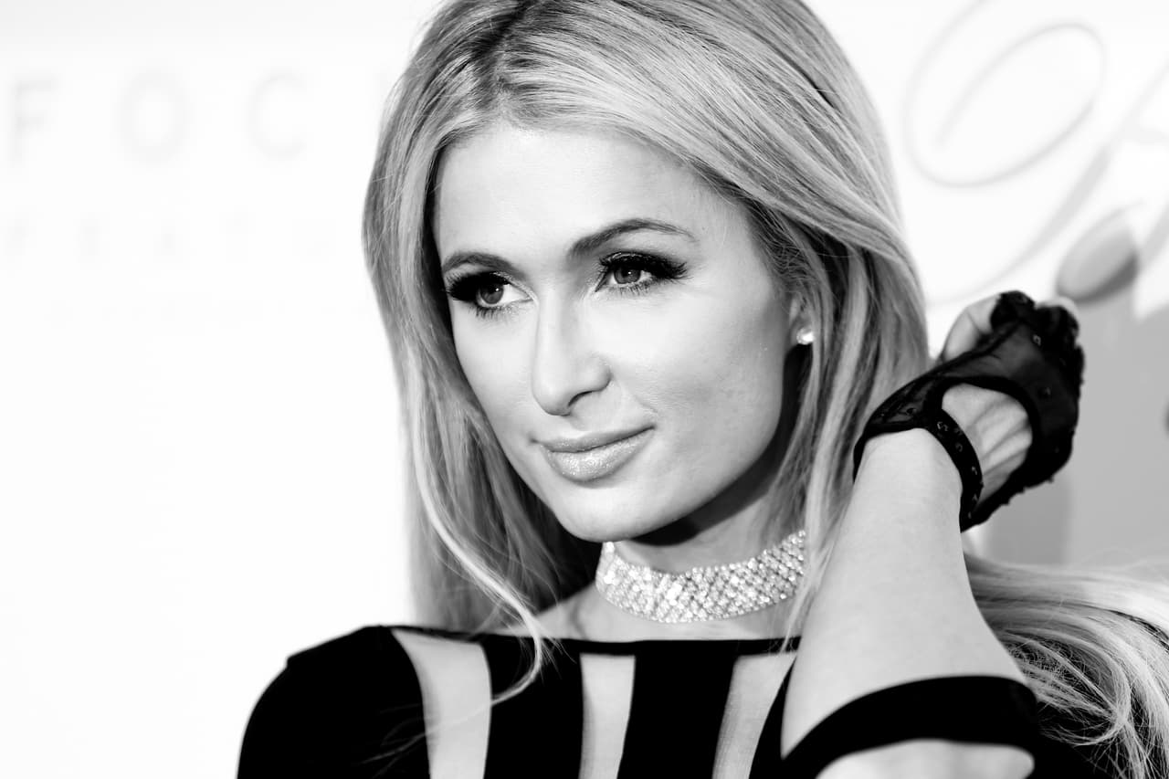 La bisnieta de Conrad Hilton, fundador de Hoteles Hilton, ya era famosa por ser una socialité y pertenecer a la familia Hilton, su proyección mundial empezó al aparecer en la serie de televisión "The Simple Life".