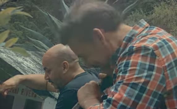 Al final de la canción, tanto Lupillo como su padre rompieron en llanto, detalle que también fue comentado en redes sociales.