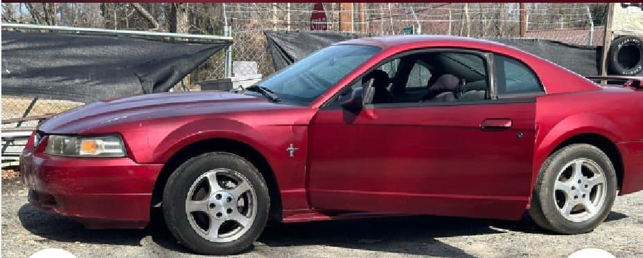 Las autoridades acusan Adriana Marín-Sotelo de pagar porque colocaran el auto en las inmediciones de la cárcel para que su hermano Alder pudiera escapar.