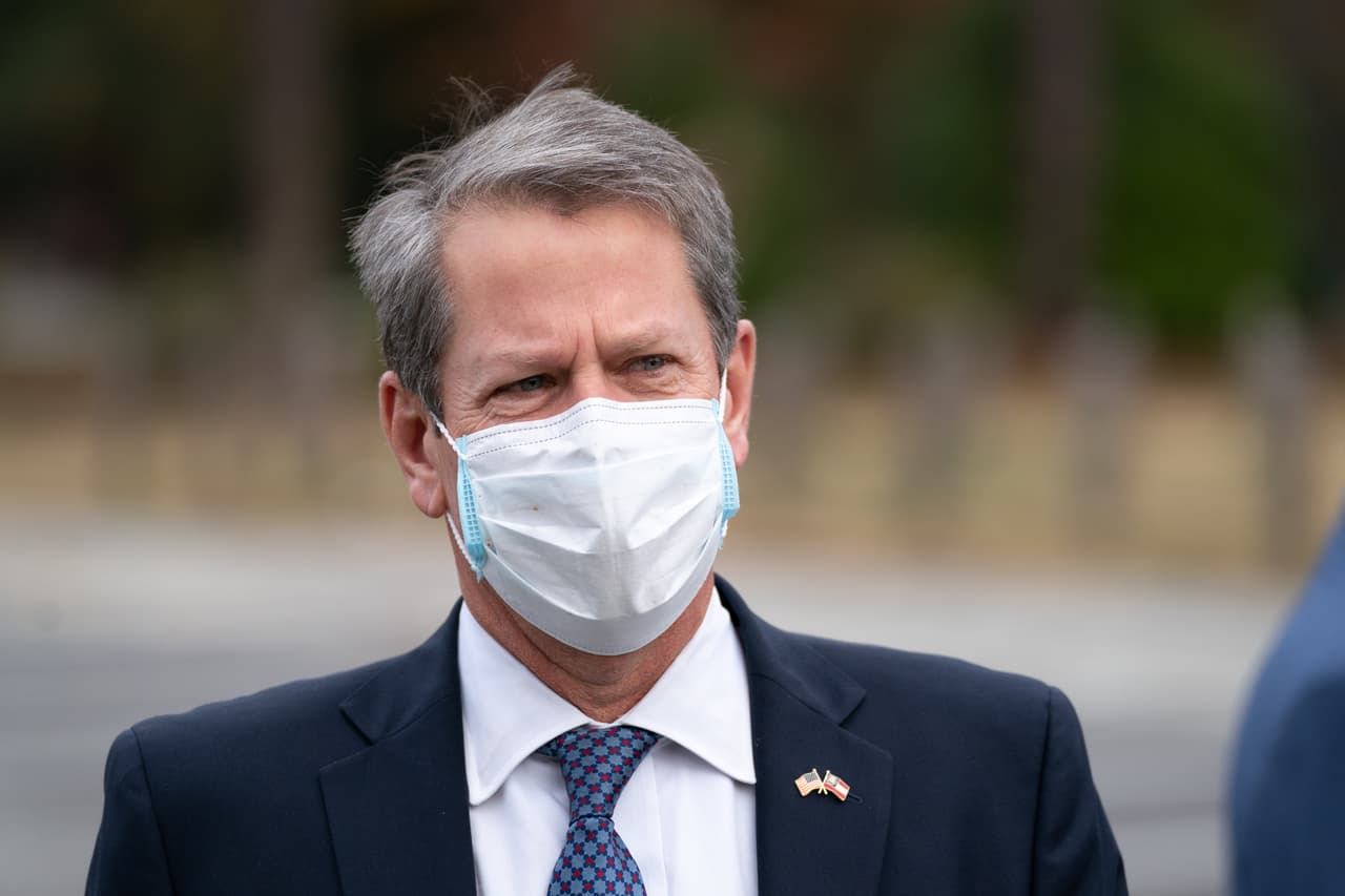 Habitantes de Georgia pagarán menos: Gobernador Kemp aprueba reducción de impuestos sobre la renta estatal