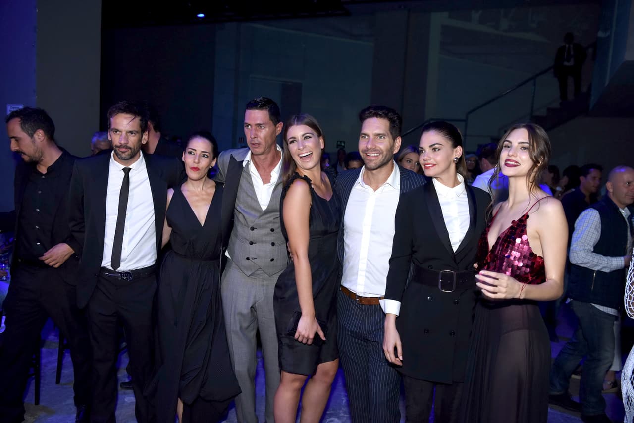 En esta apasionante historia, Livia compartió créditos con 
<b><a href="https://www.univision.com/temas/arap-bethke" target="_blank">Arap Bethke</a></b>, Juan Colucho, 
<b>María Fernanda Yepes</b>, 
<b>Alejandro Nones</b>, María de la Fuente, Verónica Montes, Natasha Domínguez, María Fernanda García, Mauricio Aspe, Stephanie Salas, Arturo Barba, Tommy Vásquez y Macarena Achaga.