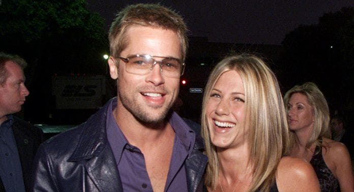 <b>Jennifer Aniston</b> 
<b>y Brad Pitt </b>se conocieron en 1998 y se casaron en julio del año 2000. Su relación fue considerada durante años como el éxito matrimonial de Hollywood, y aparecían en todas las revistas juntos. En enero de 2005, 
<b>Brad Pitt</b> dejó a Jennifer Aniston para comenzar un romance con Angelina Jolie, con quien se casó y mantuvo una relación de 12 años y 6 hijos. Luego de la separación de Brangelina, en marzo de 2018, una revista publicó en portada una foto de Pitt y Aniston besándose, lo cual hizo que miles de fans suspiraran por una posible reconciliación que ya se ha desmentido.