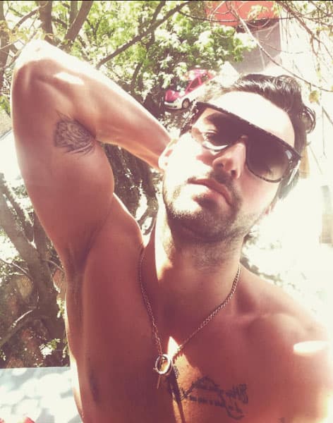 Este galán ha participado en producciones como 'Antes muerta que Lichita', El hotel de los secretos' y 'Despertar contigo, solo por mencionar algunas. También lo veremos haciendo maldades en 
<a href="http://www.univision.com/novelas/enamorandome-de-ramon/gonzalo-pena-es-francisco-en-enamorandome-de-ramon">'Enamorándome de Ramón' con el personaje de 'Francisco'.</a>