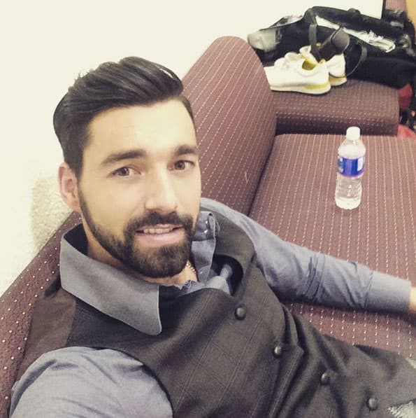 En 2021, el actor agradeció por las oportunidades que ha tenido en el país azteca: "A diferencia de las cosas como haya podido estudiar en España, aquí pues estoy muy agradecido con Televisa, 
<b>con México en sí, por darme la oportunidad</b> 
<b>y por aceptarme</b>, estoy muy feliz", confesó a Edén Dorantes. 
<br>