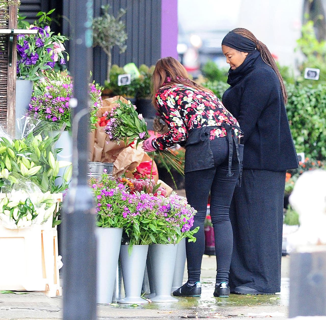 El color de las flores que eligió no delató el sexo de su bebé.