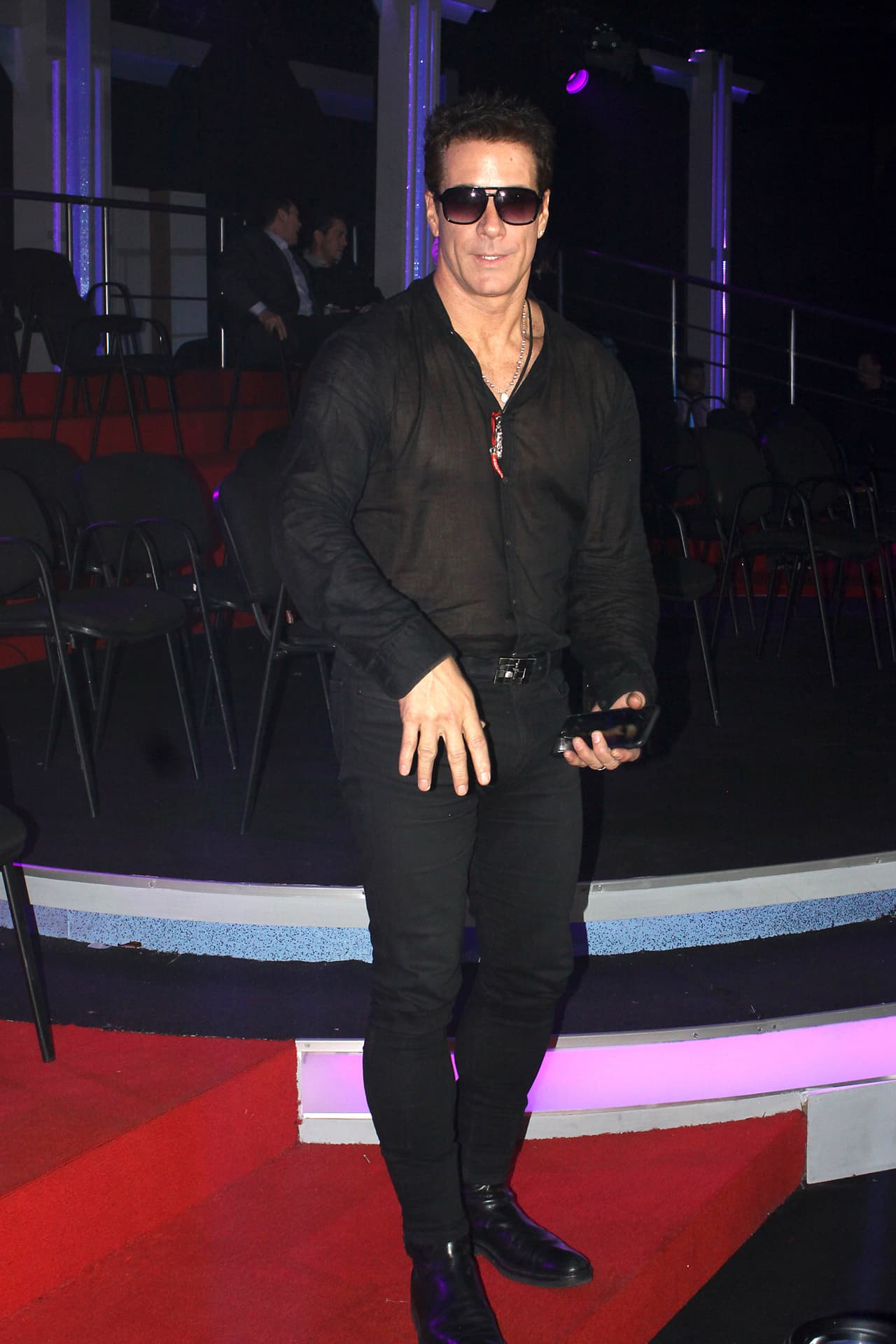 El protagonista de 'María Isabel' asegura que, además de violencia verbal y psicológica, fue golpeado: "Madrazos, en algún momento sí".