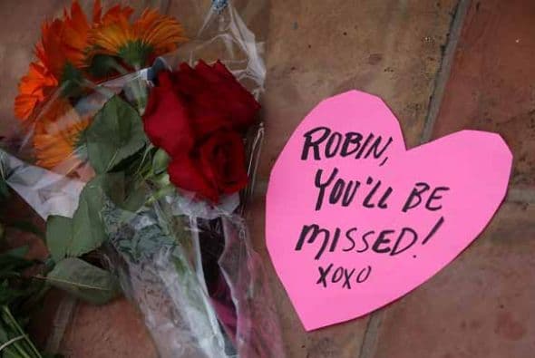 Tras la trágica partida de Robin Williams, su estrella en el paseo de Hollywood, su casa y hasta las locaciones de sus películas han recibido honores para el actor. ¿Quieres ver más? las mejores del mundo del entretenimiento aquí