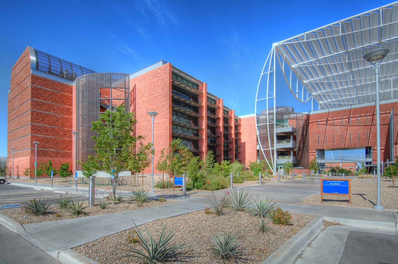 Médicos en Arizona se entrenarán en español para entender mejor las necesidades de la comunidad hispana