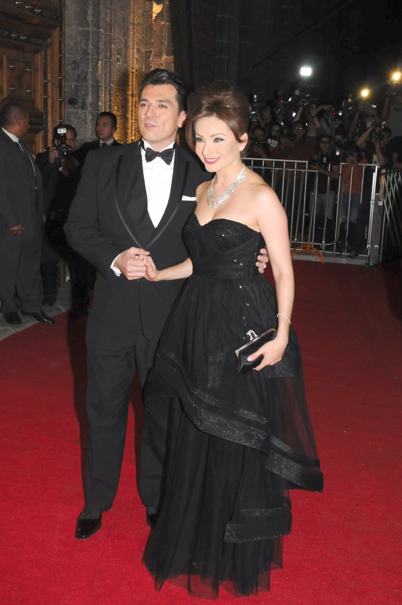 <b><a href="http://www.univision.com/temas/jorge-salinas">Jorge Salinas</a></b> y 
<b><a href="http://www.univision.com/temas/elizabeth-alvarez">Elizabeth Álvarez</a></b> forman una de las parejas más sólidas del mundo del espectáculo. Hace seis años unieron sus vidas para siempre y es por eso que la actriz festejó con una emotiva imagen en su cuenta de Instagram.