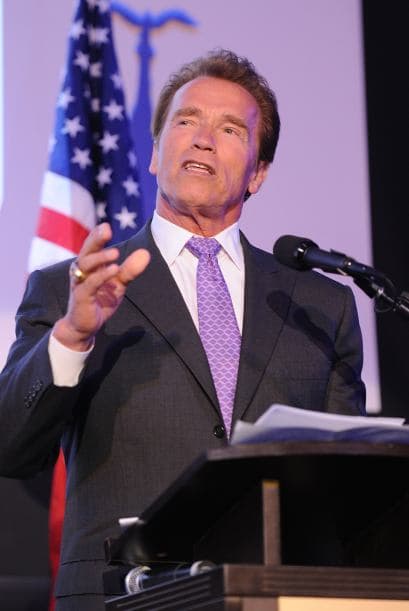 El 8 de octubre el actor 
<b><a href="http://www.univision.com/temas/arnold-schwarzenegger">Arnold Schwarzenegger</a></b> ganó las votaciones y resultó elegido como gobernador del estado de California.