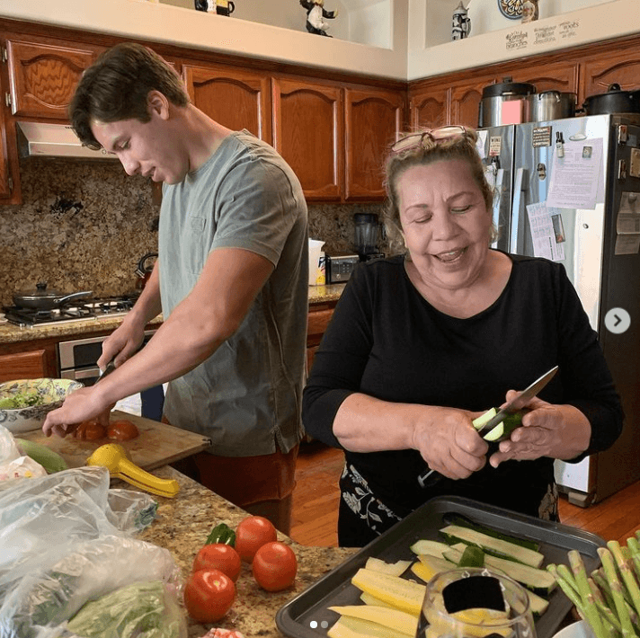 Han pasado casi 10 años de que Joseph Baena fue reconocido públicamente por su padre y este lunes 5 de abril salieron a la luz las primera fotografías en las que se le ve conviviendo con uno de sus hermanos.