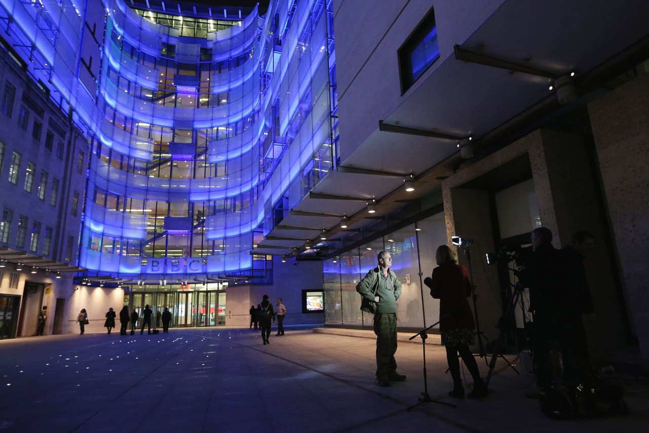 Estos cambios de último minuto generaron una ola de quejas hacia la BBC que se contaron hasta en 100,000, siendo un récord en la historia de la televisión británica. 
<br>