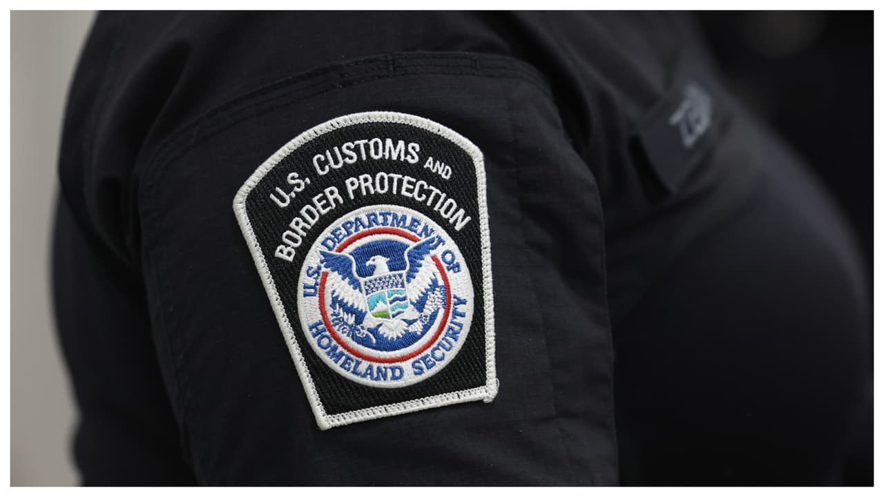 ¿Qué opciones tienen quienes quedaron sin estatus por el fin del parole humanitario? Abogada responde