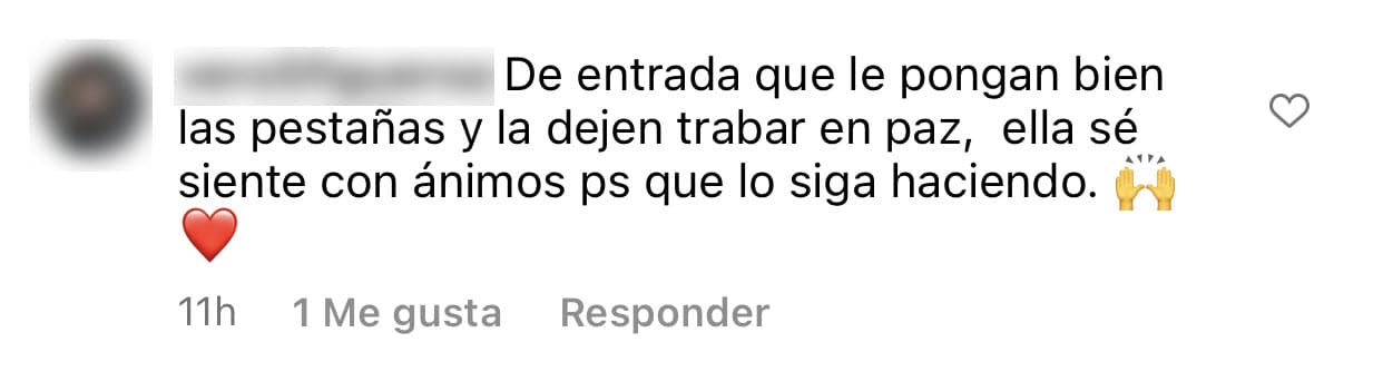 Alguien más no solo se preocupó por la salud de Silvia Pinal, sino también por su imagen pues exigió que "le pongan bien las pestañas y
<b>la dejen trabajar en paz</b>".
<br>