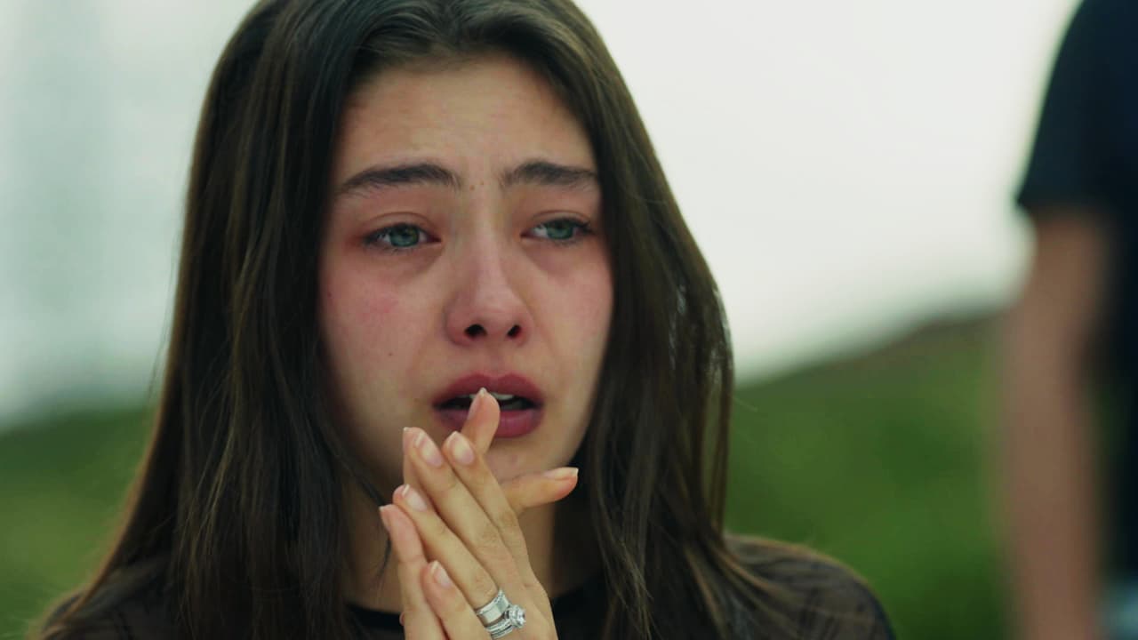 Nihan estaba hecha un manojo de nervios, quería ver cuanto antes fuera del peligroso terreno a su héroe.